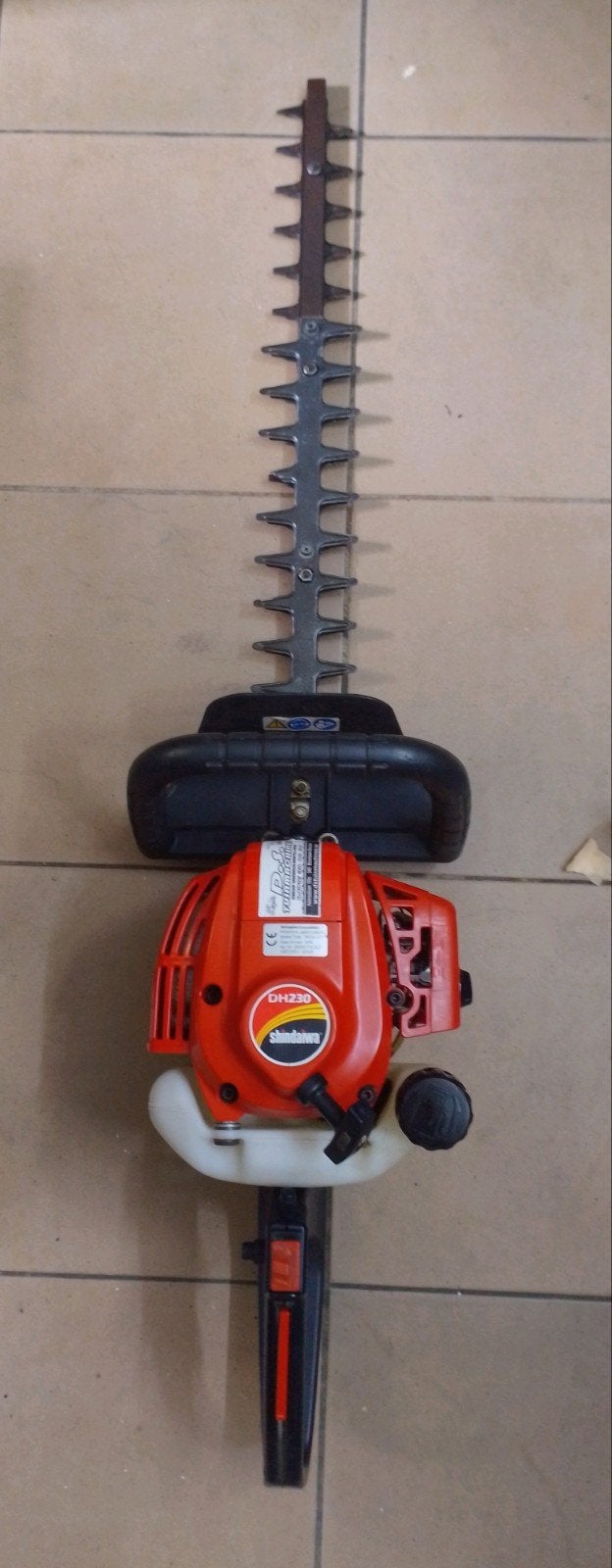 Shindaiwa DH230 heggenschaar, Ophalen
