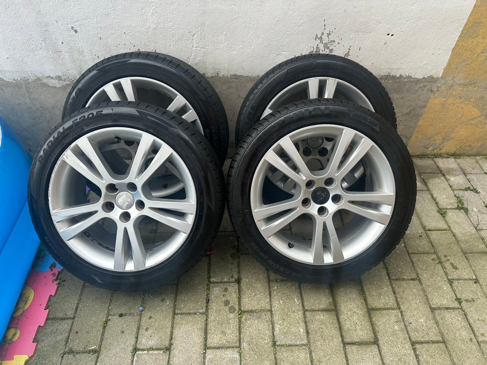 Te koop: originele velgen 16” met banden 215/45/R16, 4 Saisons, 16 pouces, Pneu(s), Enlèvement