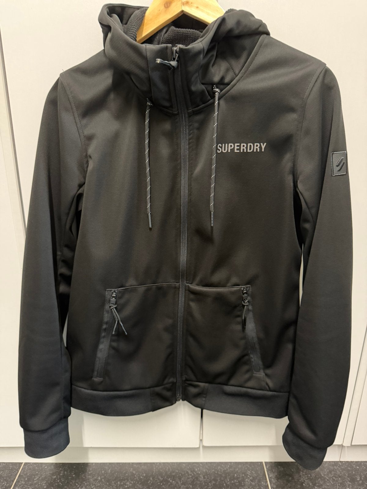 Superdry jas zwart 38, Kleding | Dames, Ophalen of Verzenden, Zo goed als nieuw, Maat 38/40 (M), Zwart