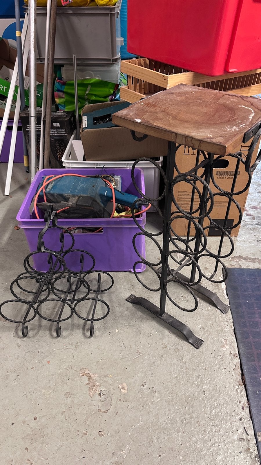 2 smeedijzeren wijnrekjes, Huis en Inrichting, Woonaccessoires | Wijnrekken, Ophalen, Gebruikt