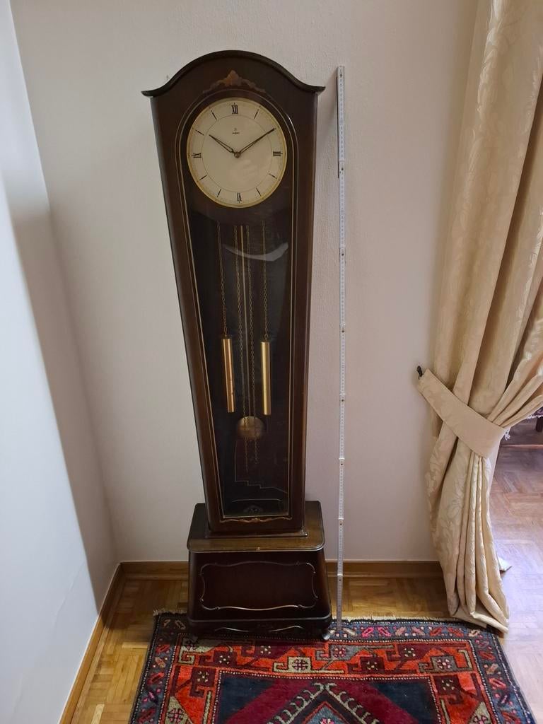 Horloge ancienne, Enlèvement