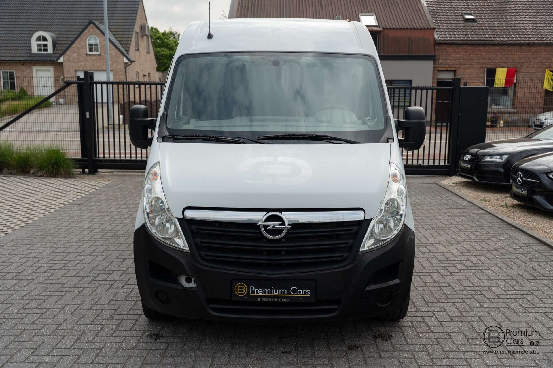 Opel Movano 2.3 CDTi L2 H3! Leder! Navi! Camera! Airco!, 4 deurs, Gebruikt, Euro 6, Grijs
