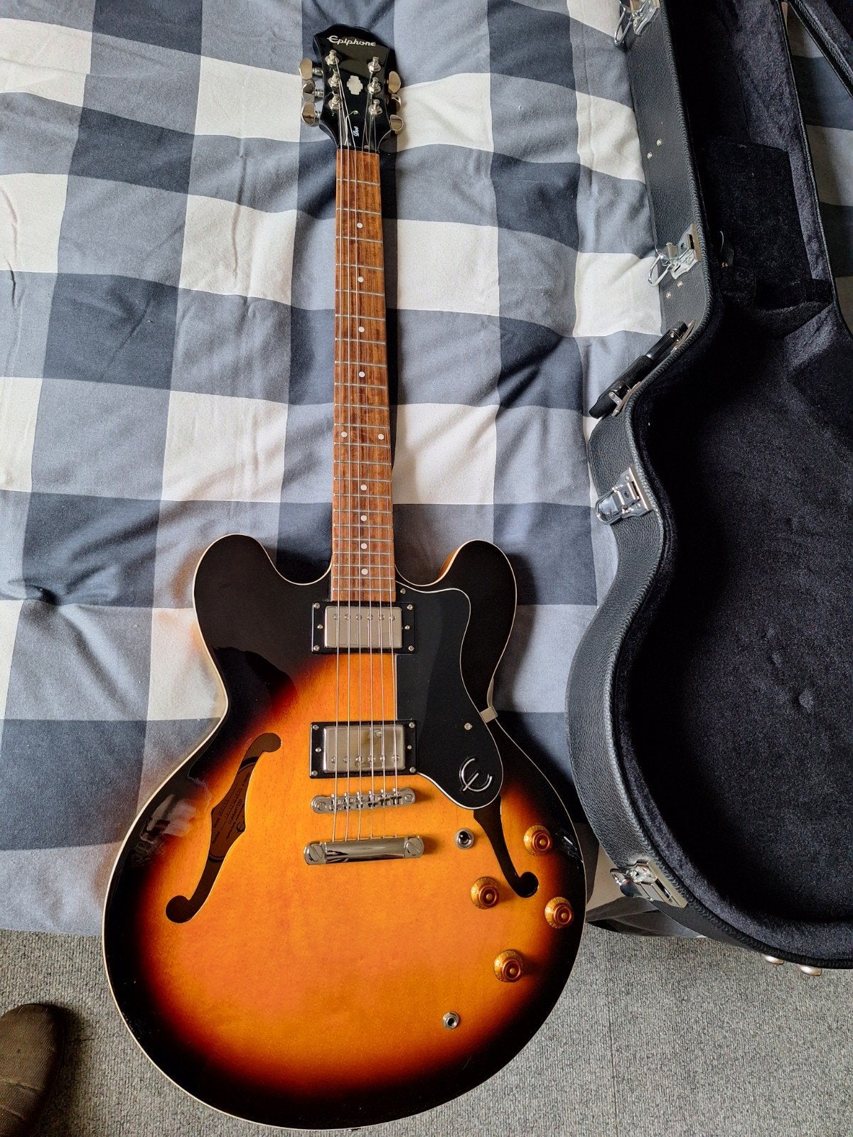 EPIPHONE, Muziek en Instrumenten, Snaarinstrumenten | Gitaren | Elektrisch, Ophalen, Epiphone