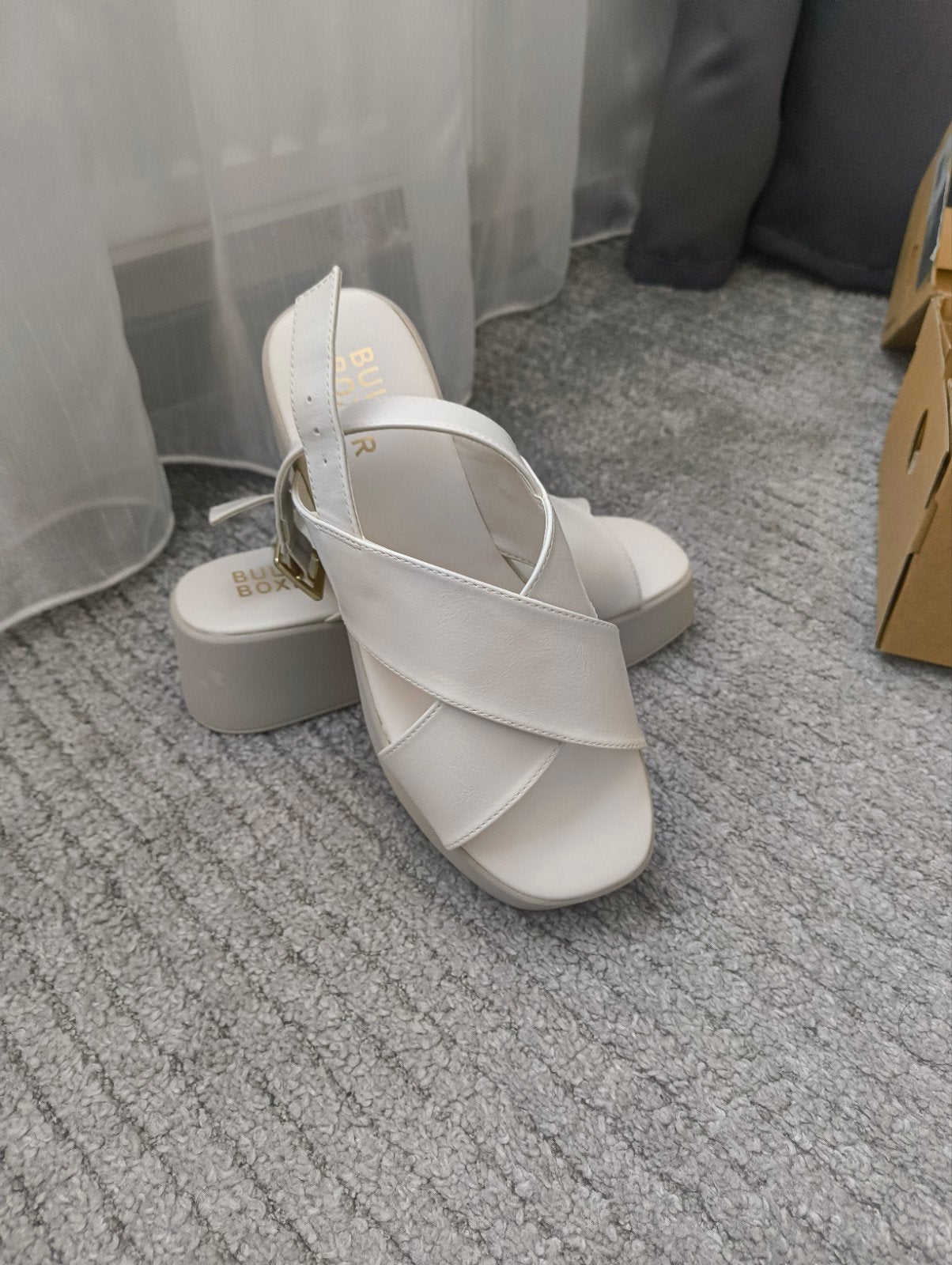 Beige sandalen, Ophalen, Zo goed als nieuw, Beige
