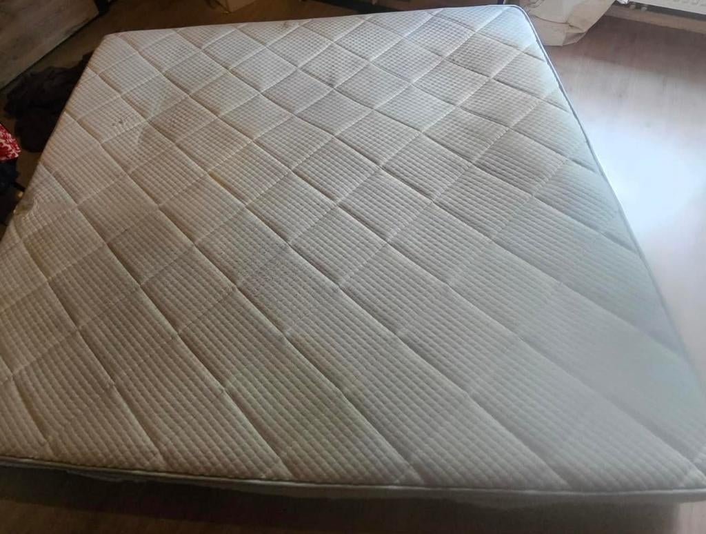 Beschadigde matras 180x200, Huis en Inrichting, Ophalen, Gebruikt, Tweepersoons, Matras