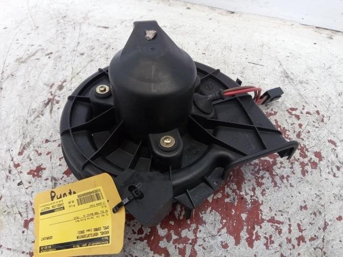 Kachel Ventilatiemotor van een Opel Combo, Gebruikt, -, -, Opel