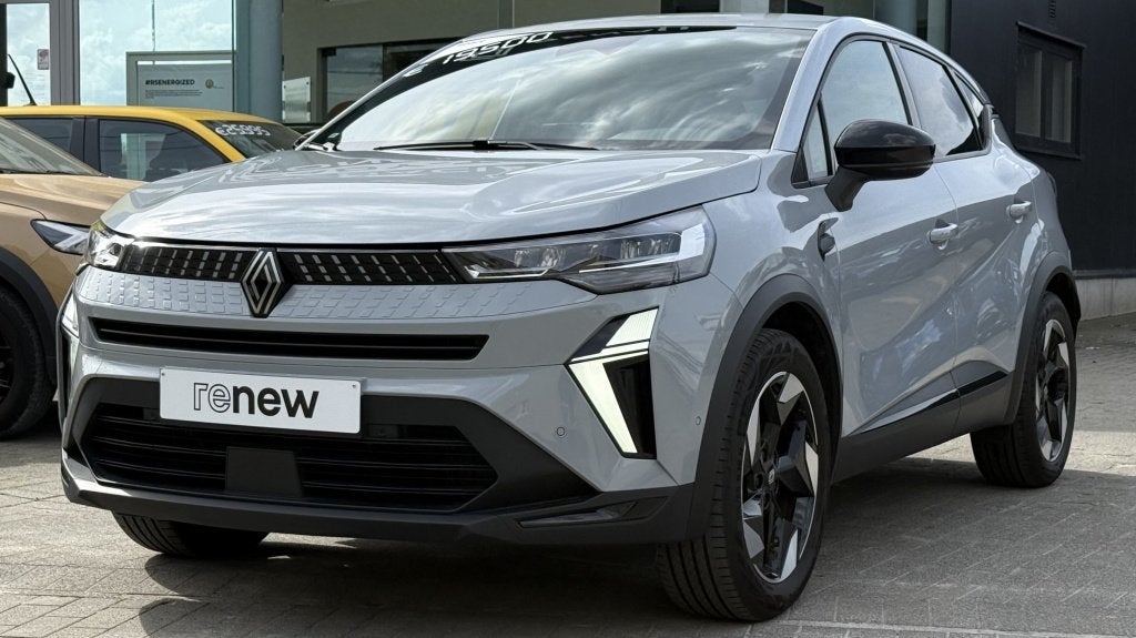 Renault Captur II 1.0 Techno TCe 90 (bj 2025), Gebruikt, Euro 6, 91 pk, Inductieladen voor smartphones