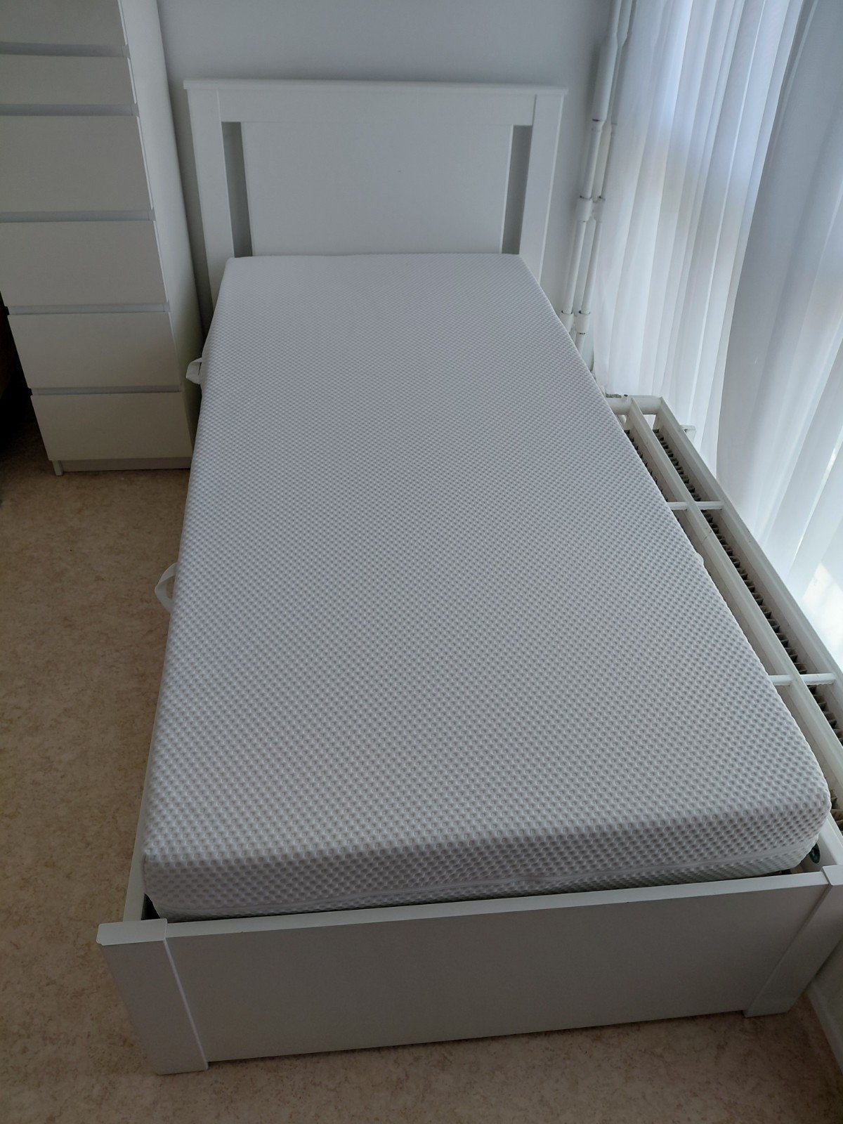 Lit Ikea + sommier & matelas, Enlèvement, Blanc, Réglable