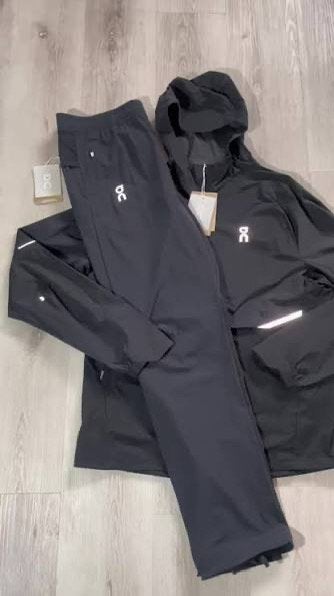 ON CLOUD TRAININGSPAK ZWART MAAT M, Vêtements | Hommes, Vêtements de sport, Enlèvement, Comme neuf, Taille 48/50 (M), Noir