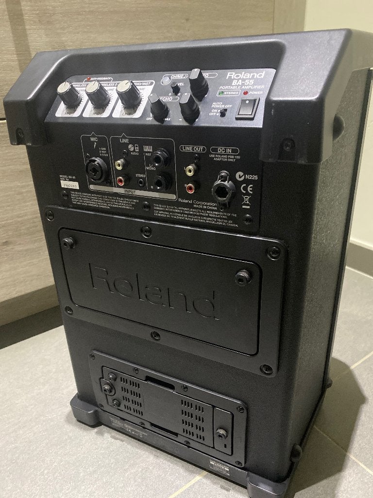 Roland BA55 draagbare speaker versterker met draadloze micro, Overige merken, Ophalen of Verzenden, Inclusief kabels, Draagbare speaker