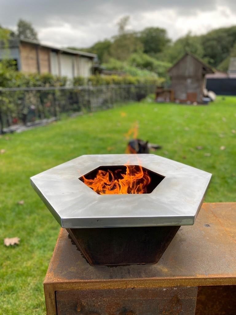 cortenstaal BBQ, Tuin en Terras, Ophalen, Zo goed als nieuw
