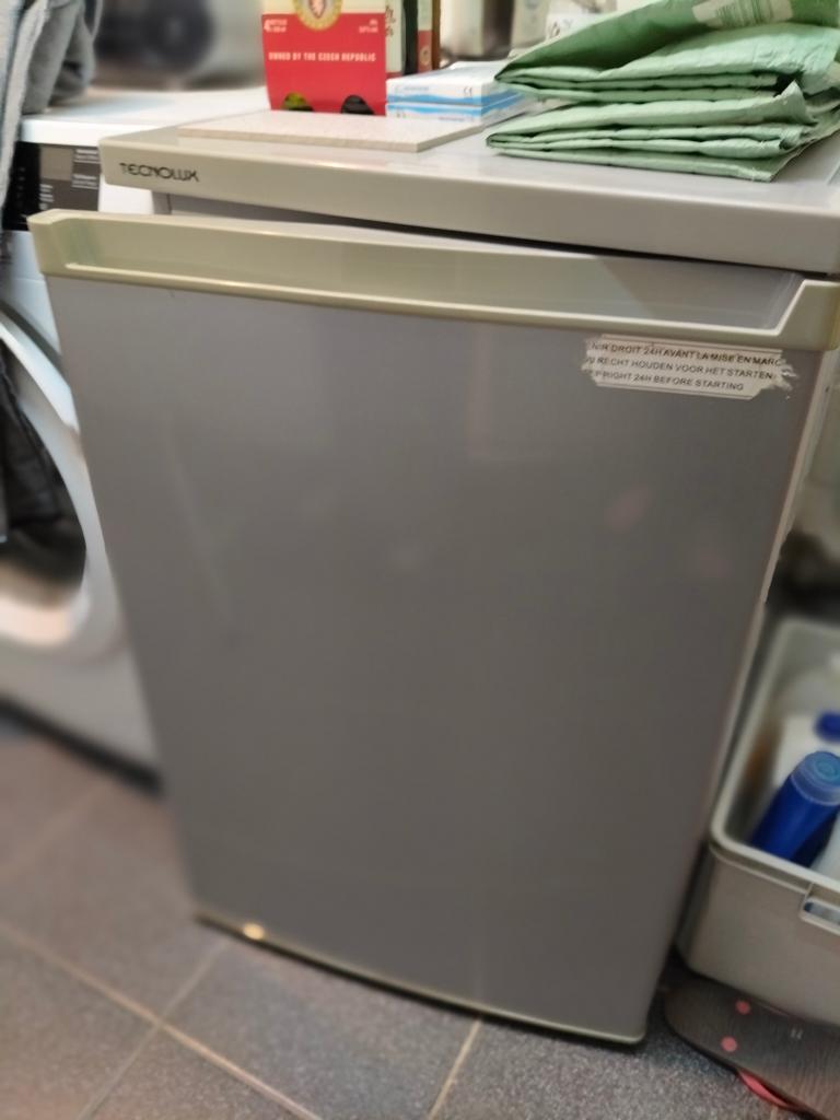 Koelkast met vriesvak tafelmodel, Elektronische apparatuur, Ophalen, Gebruikt, Met vriesvak