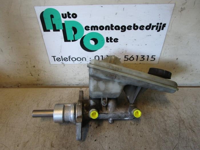 Cylindre de frein principal d'un Opel Vivaro (Vivaro 01-), -, Opel, 3 mois de garantie, Utilisé