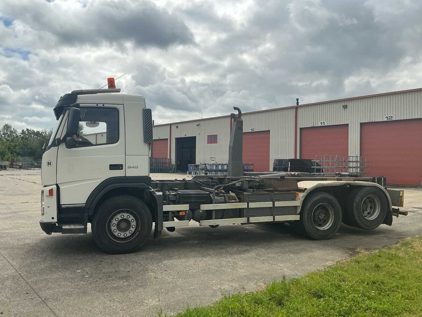 Volvo - 2004 - FM/FH 12 340 6x2R - Vrachtwagen met Container, Auto's, Vrachtwagens, Overige brandstoffen, Bedrijf, Volvo, Te koop