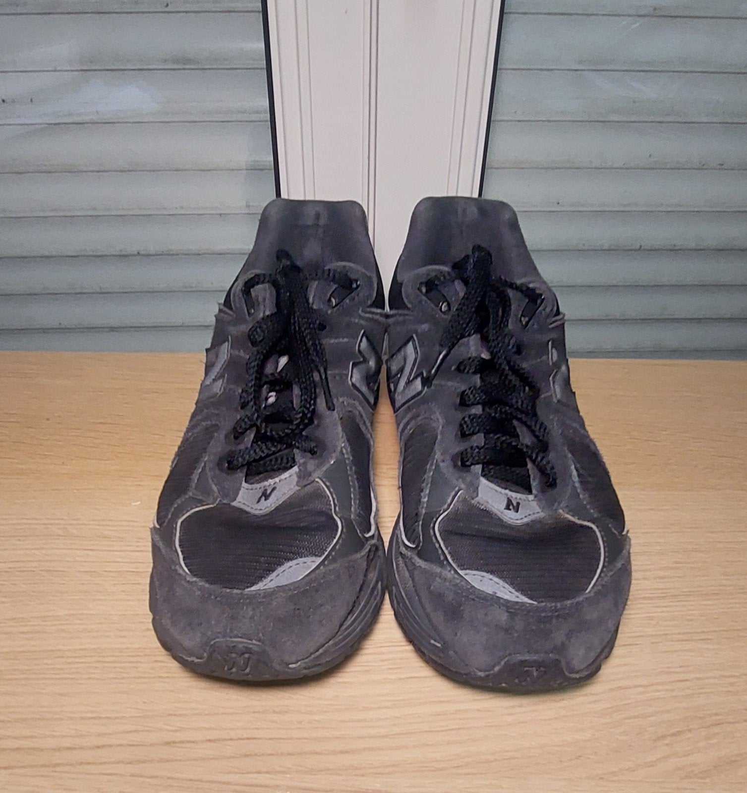 New Balance 2002R Sneakers — Triple Zwart/Antraciet, Kleding | Heren, Schoenen, Verzenden, Sneakers, Gedragen, New balance
