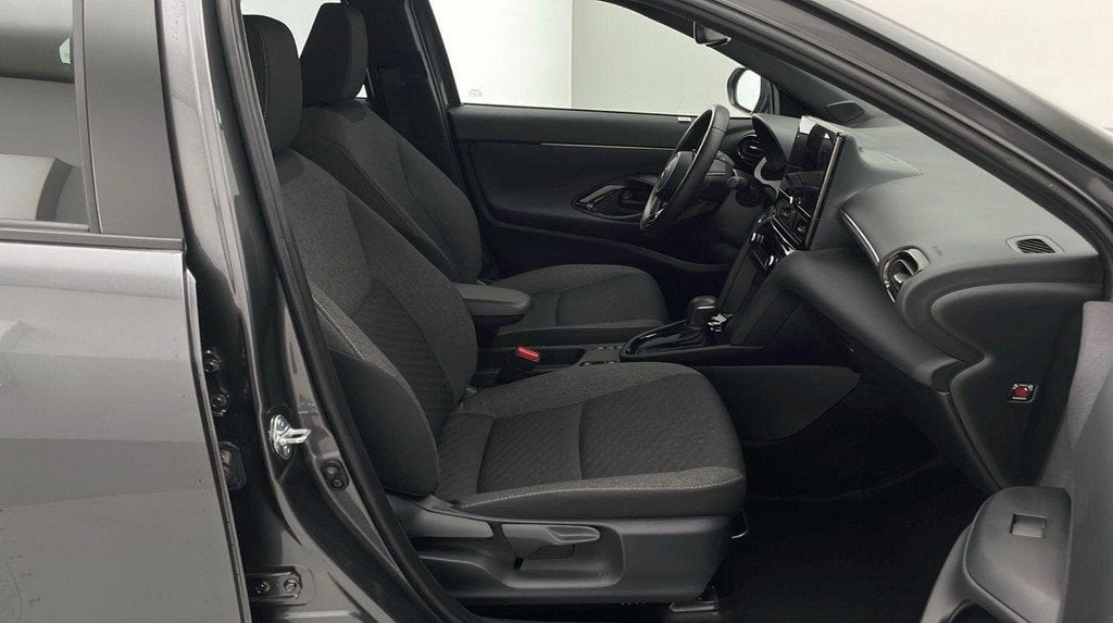 Toyota Yaris Cross 1.5 VVT-ie Hybrid Dynamic Plus CVT | Acht, Argent ou Gris, Achat, Electronic Stability Program (ESP), 750 kg