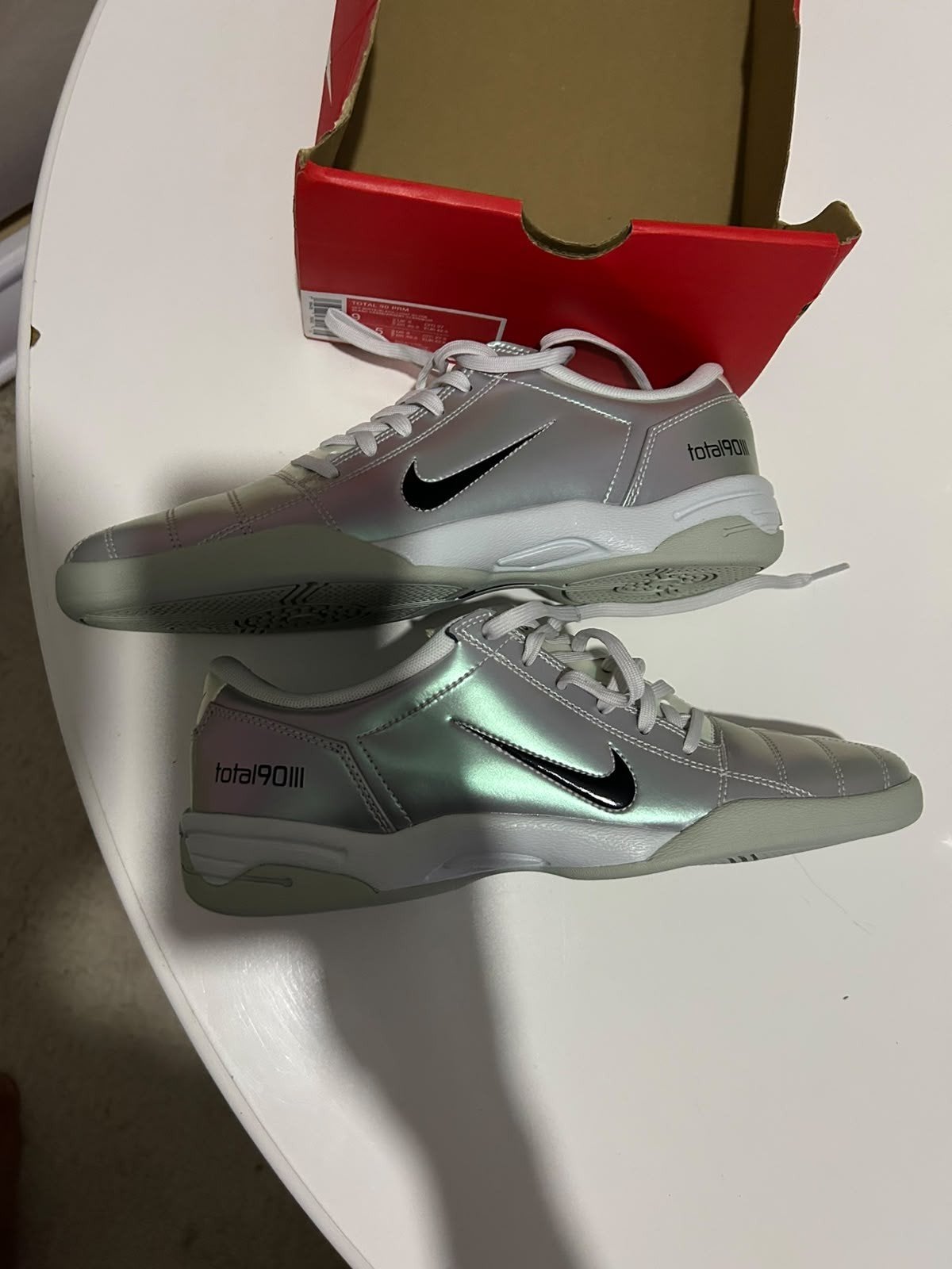 nike t90 futsal tout neuf taille 42,5, Ophalen, Nieuw