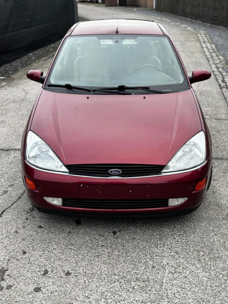 Ford focus 2001 214.888 start rijd perfect, Focus, Bedrijf, 66 kW, Te koop
