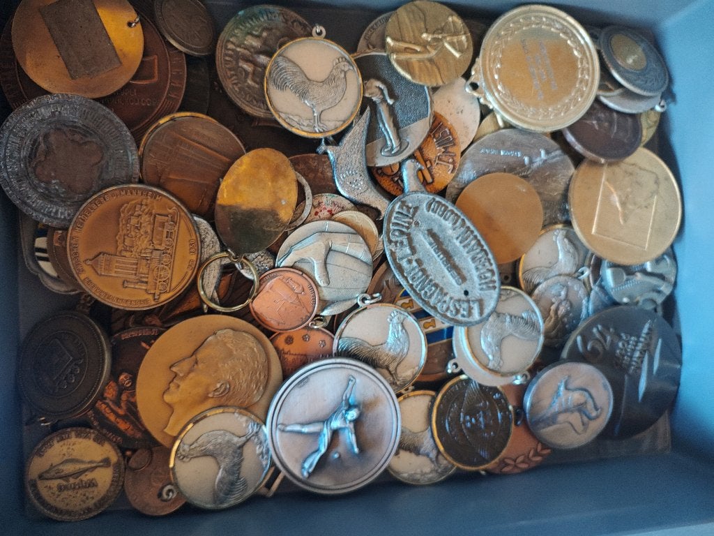 Groot lot penningen allerlei, Collections, Objets militaires | Général, Envoi