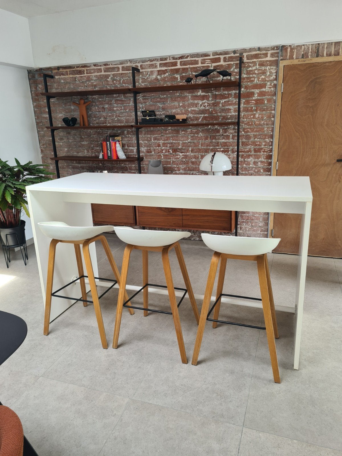 Moderne bartafel met 3 barkrukken wit/hout, Ophalen, Gebruikt