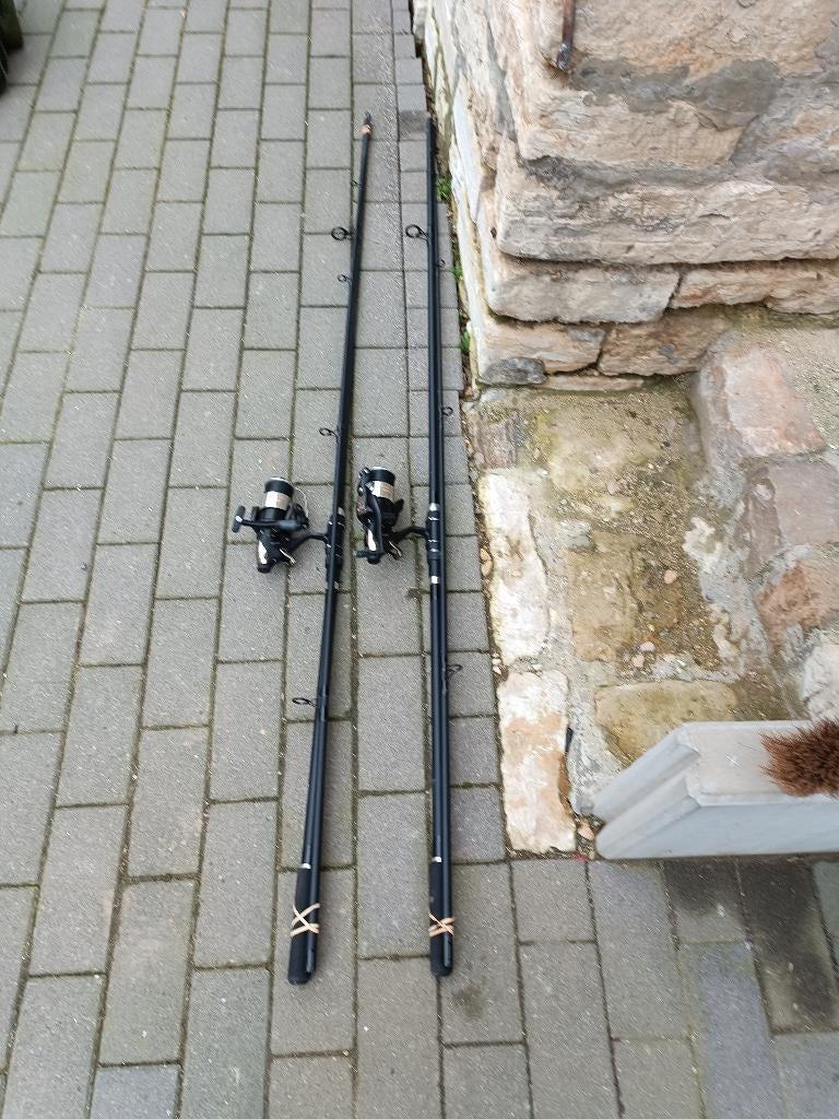 TE KOOP ; 2 karperlijnen met molen, Watersport en Boten, Ophalen, Gebruikt, Complete hengel