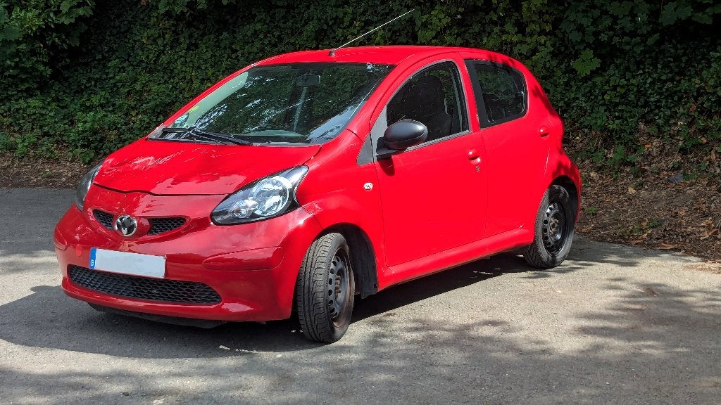Toyota Aygo 2007 — 93.425 km — Benzine - Car-Pass OK, Auto's, Toyota, Voorwielaandrijving, 4 zetels, Stof, 50 kW