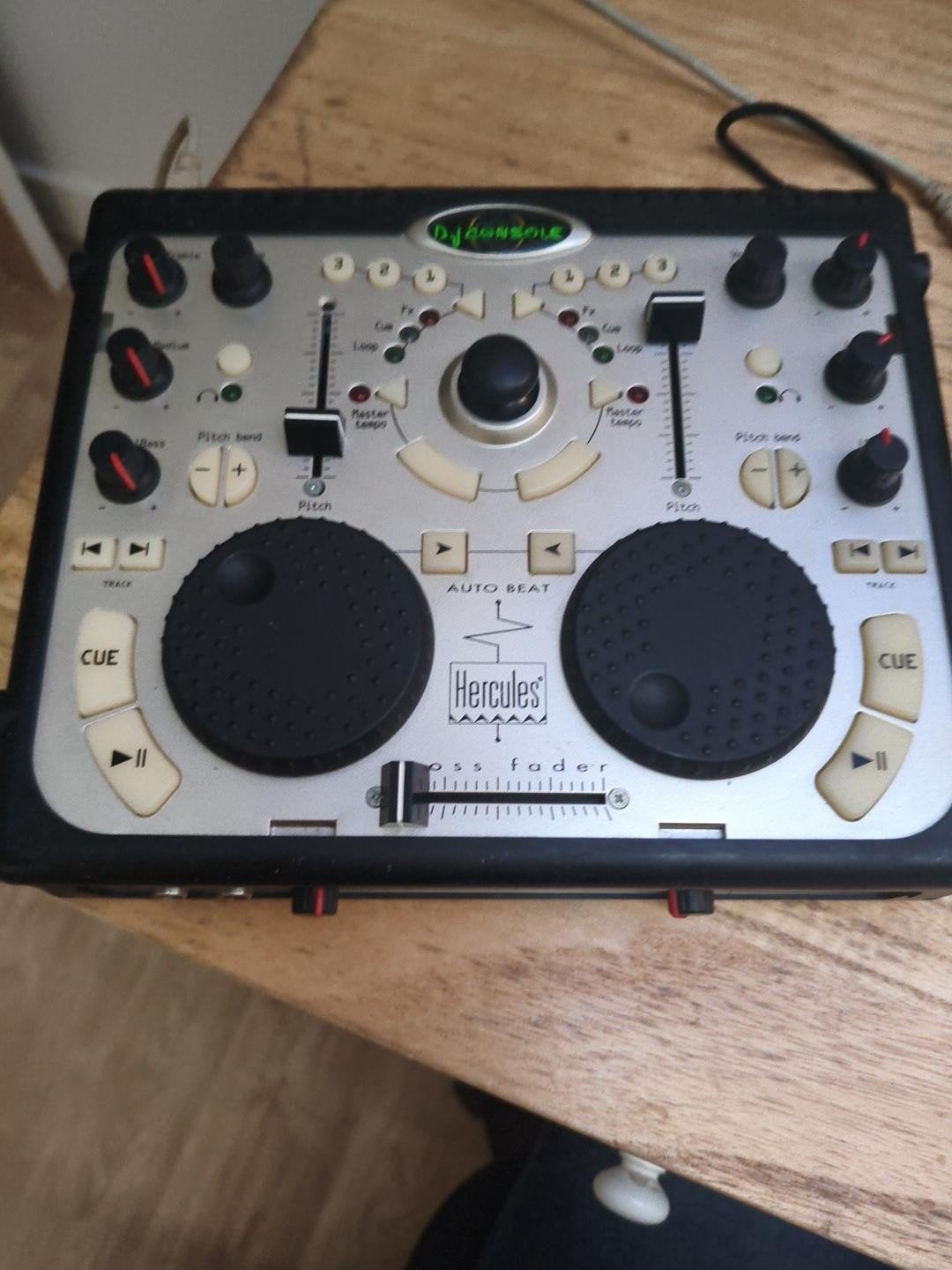 dj console platine hercules, Muziek en Instrumenten, Ophalen of Verzenden, Gebruikt, Draaitafel, Overige merken