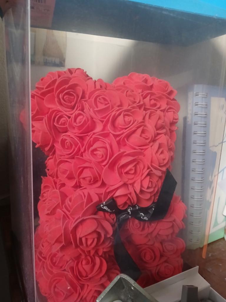 Beer uit nagemaakte bloemen, Enlèvement