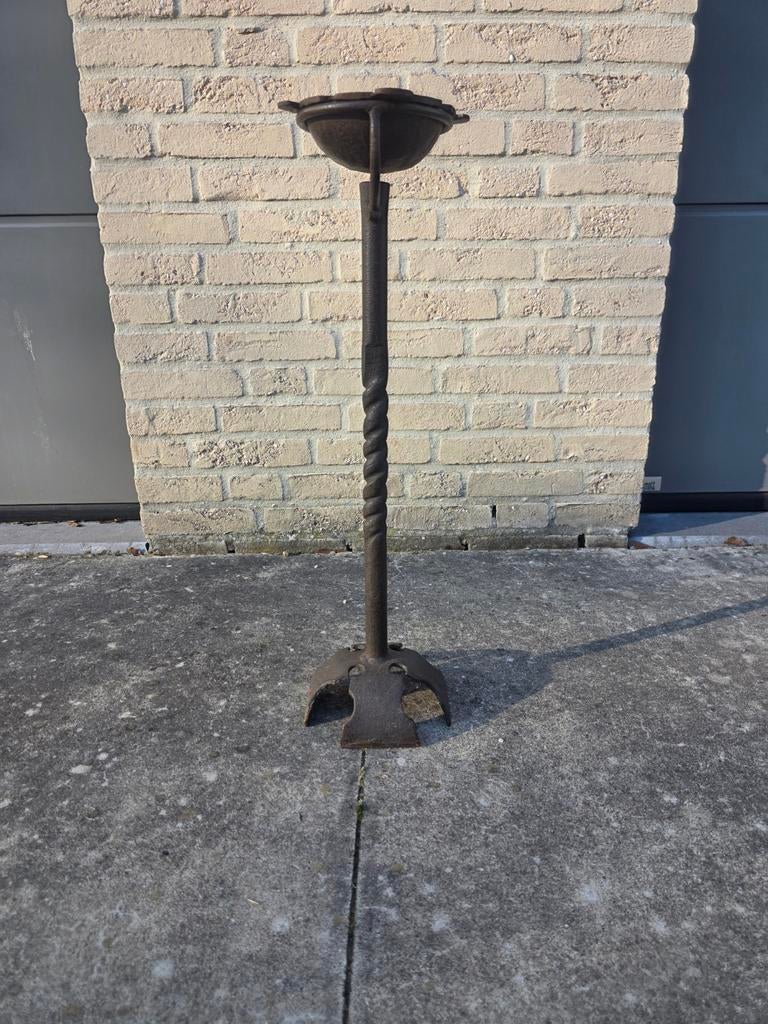 Brûle-encens ancien en fonte sur pied — 70 cm — Industr, Antiquités & Art, Enlèvement ou Envoi
