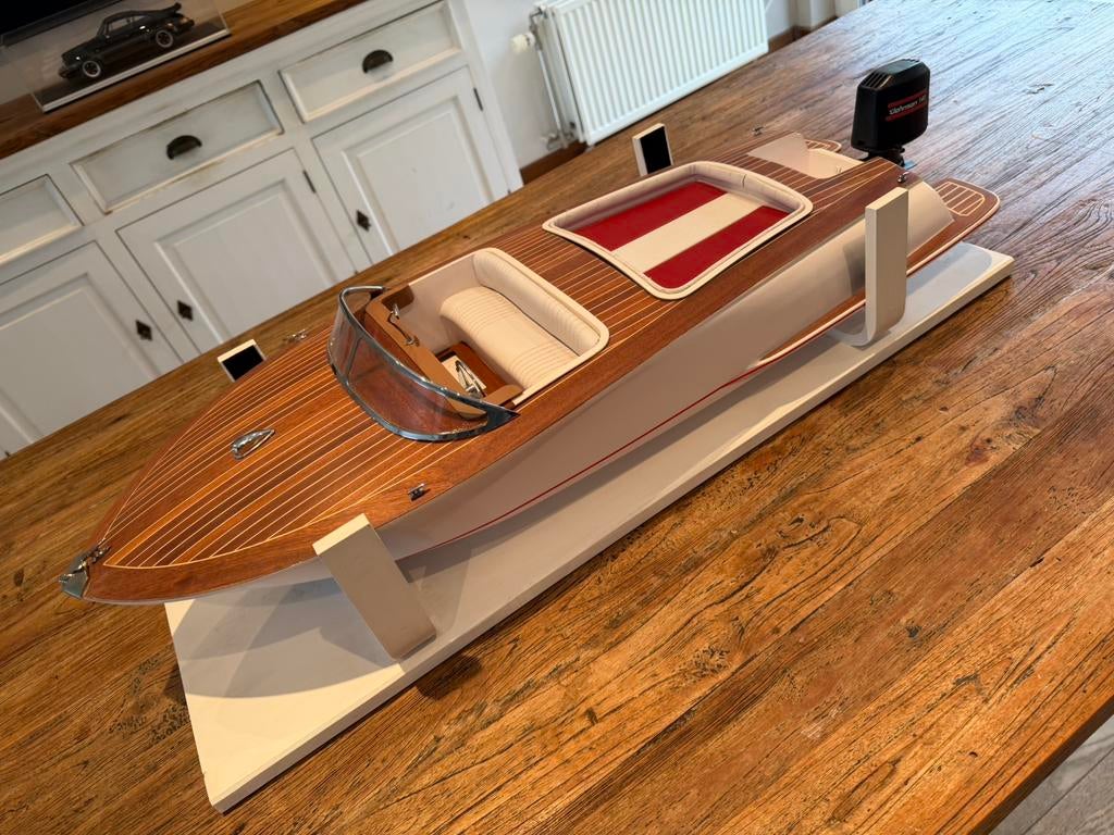Rc boot type Riva nieuw gebouwd, Ophalen of Verzenden, Zo goed als nieuw