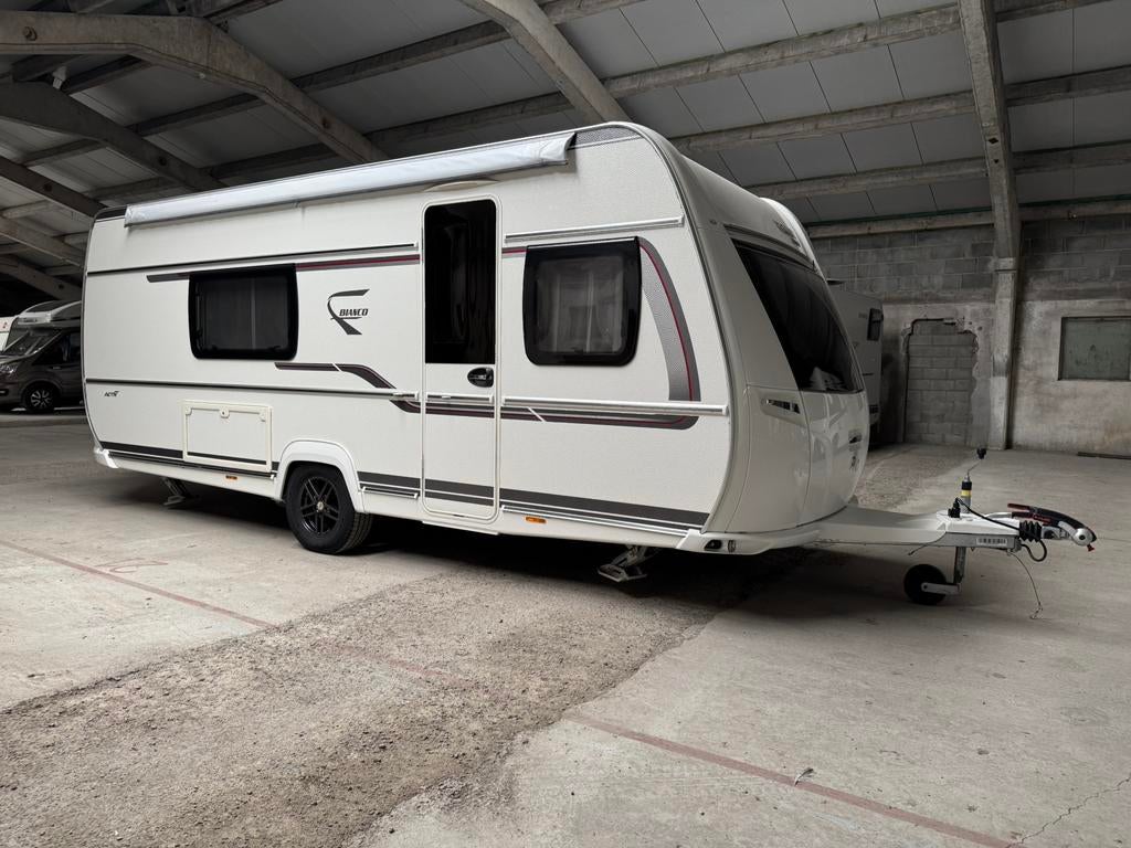 Caravan Fendt Bianco Activ 515SD topstaat, Grand lit, Jusqu'à 4, Particulier, Fendt