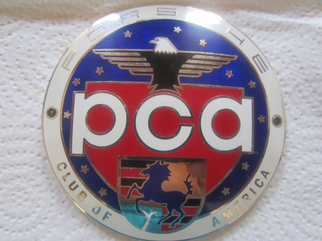 Badge emaillé Porsche Club of America PCA, Verzamelen, Ophalen, Nieuw, Auto's