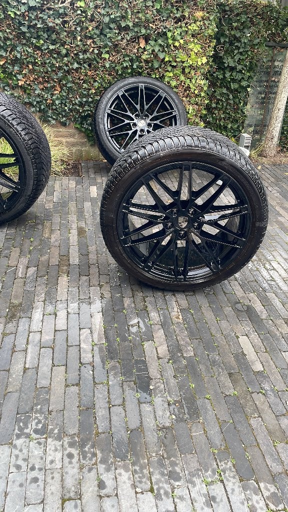Porsche Winterkit- 22" RS Spyder design, Autos : Pièces & Accessoires, Enlèvement, Autres dimensions, Pneus hiver, Jante(s)