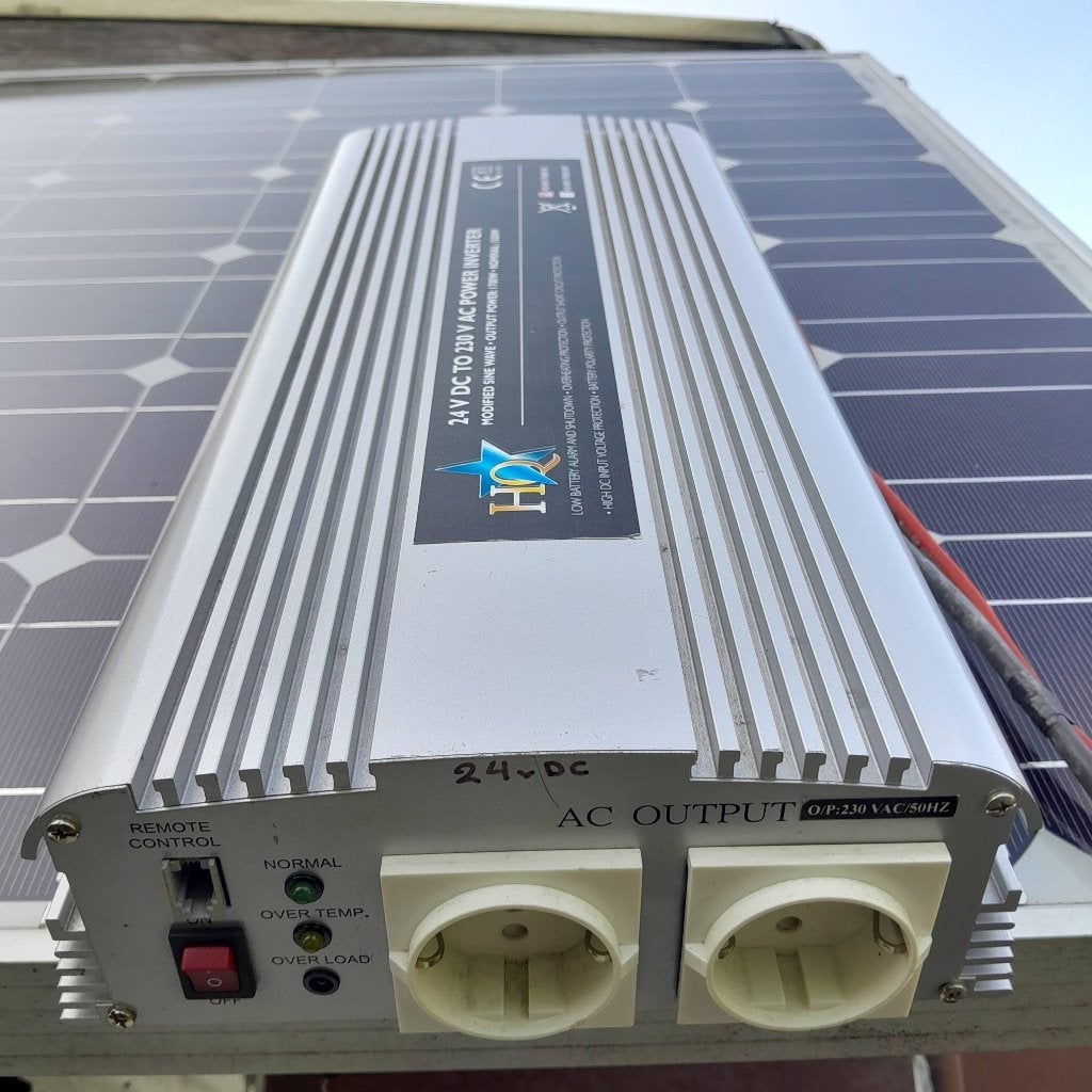 Omvormer 1500w/24vdc + zonnepaneel, Doe-het-zelf en Bouw, Ophalen, Gebruikt, Compleet systeem, 200 wattpiek of meer
