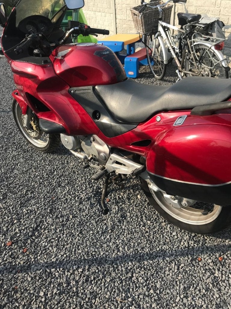 Honda Deauville RC47 650cc - Projectmotor - Bieden, Fietsen en Brommers, Ophalen, Gebruikt