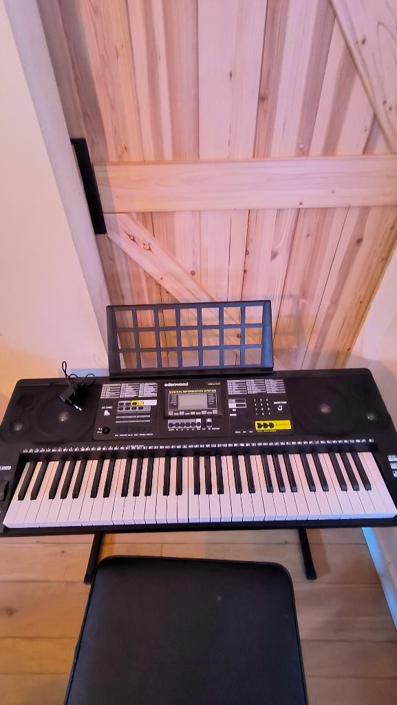 Edenwood keyboard Light & Touch  met bankje, Ophalen, Zo goed als nieuw, Overige aantallen, Overige merken