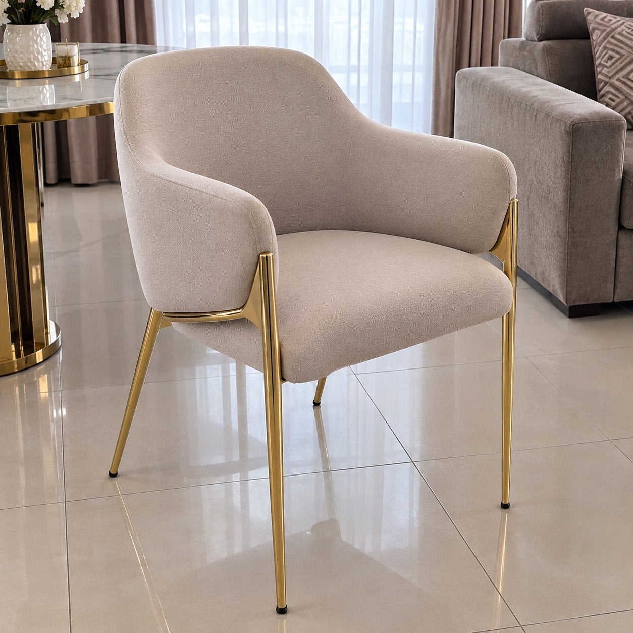 vendre : 6 chaises modernes beige avec pieds dorés, Maison & Meubles, Enlèvement, Métal, Une