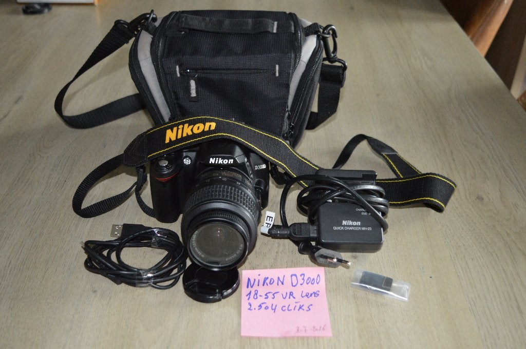 nikon d3000 met 2 lenzen goede staat, Audio, Tv en Foto, Fotocamera's Digitaal, Spiegelreflex, Geheugenkaart, Ophalen of Verzenden