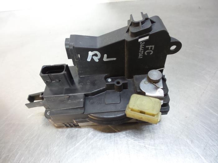 Deurslot Mechaniek 4Deurs rechts-voor van een Opel Vectra (V, Gebruikt, -, -, Opel
