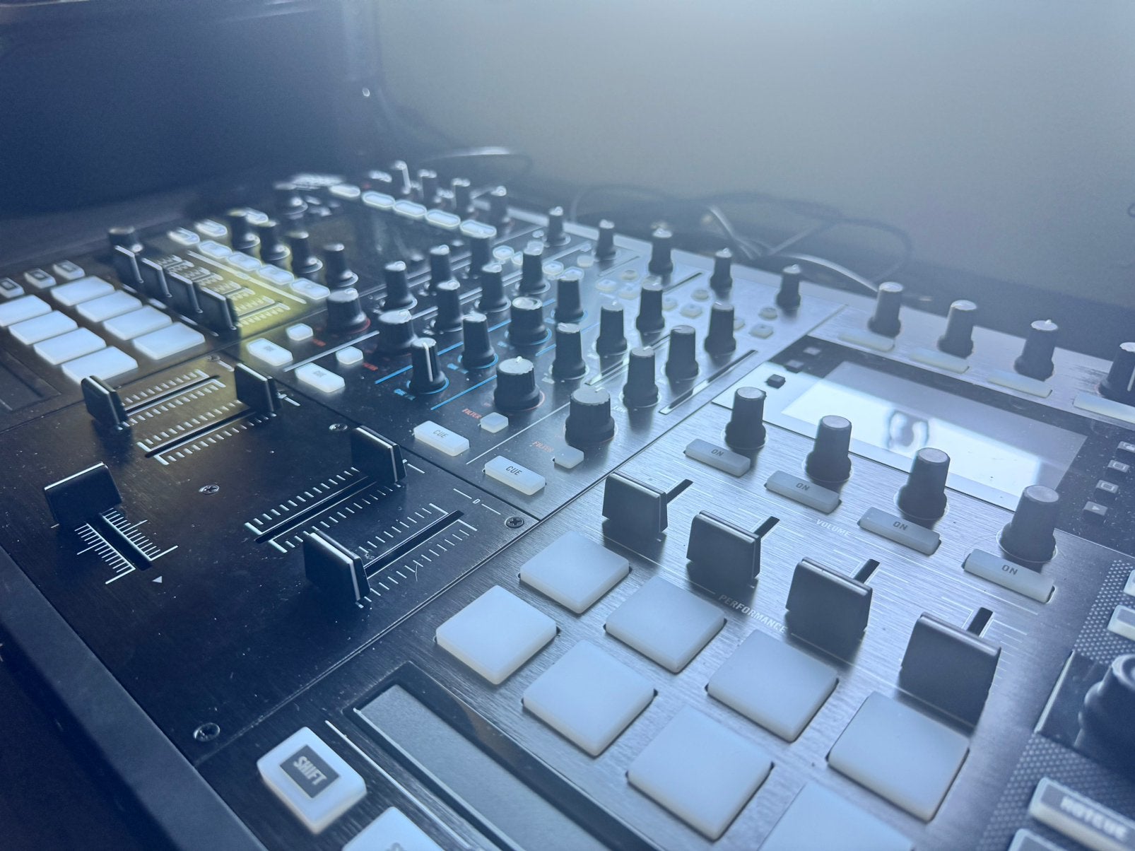 Native Instruments s8, Musique & Instruments, DJ sets & Platines, Enlèvement, Comme neuf