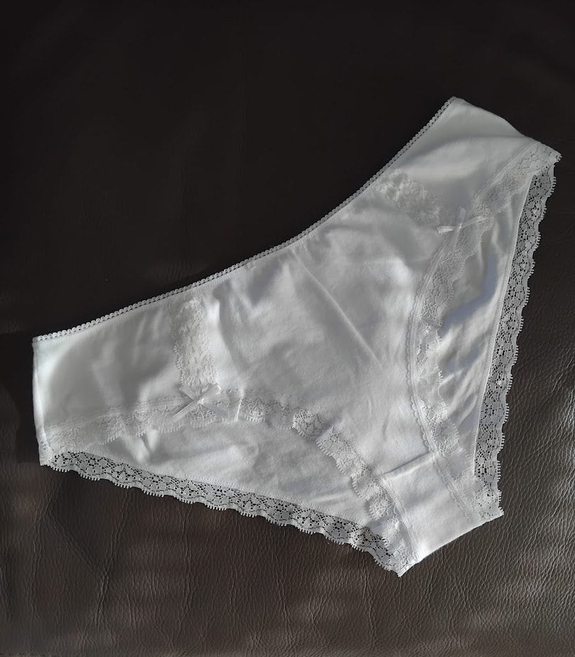 Witte damesslip,versierd met kant,katoen,maat : L., Vêtements | Femmes, Sous-vêtements & Lingerie, Enlèvement ou Envoi, Blanc