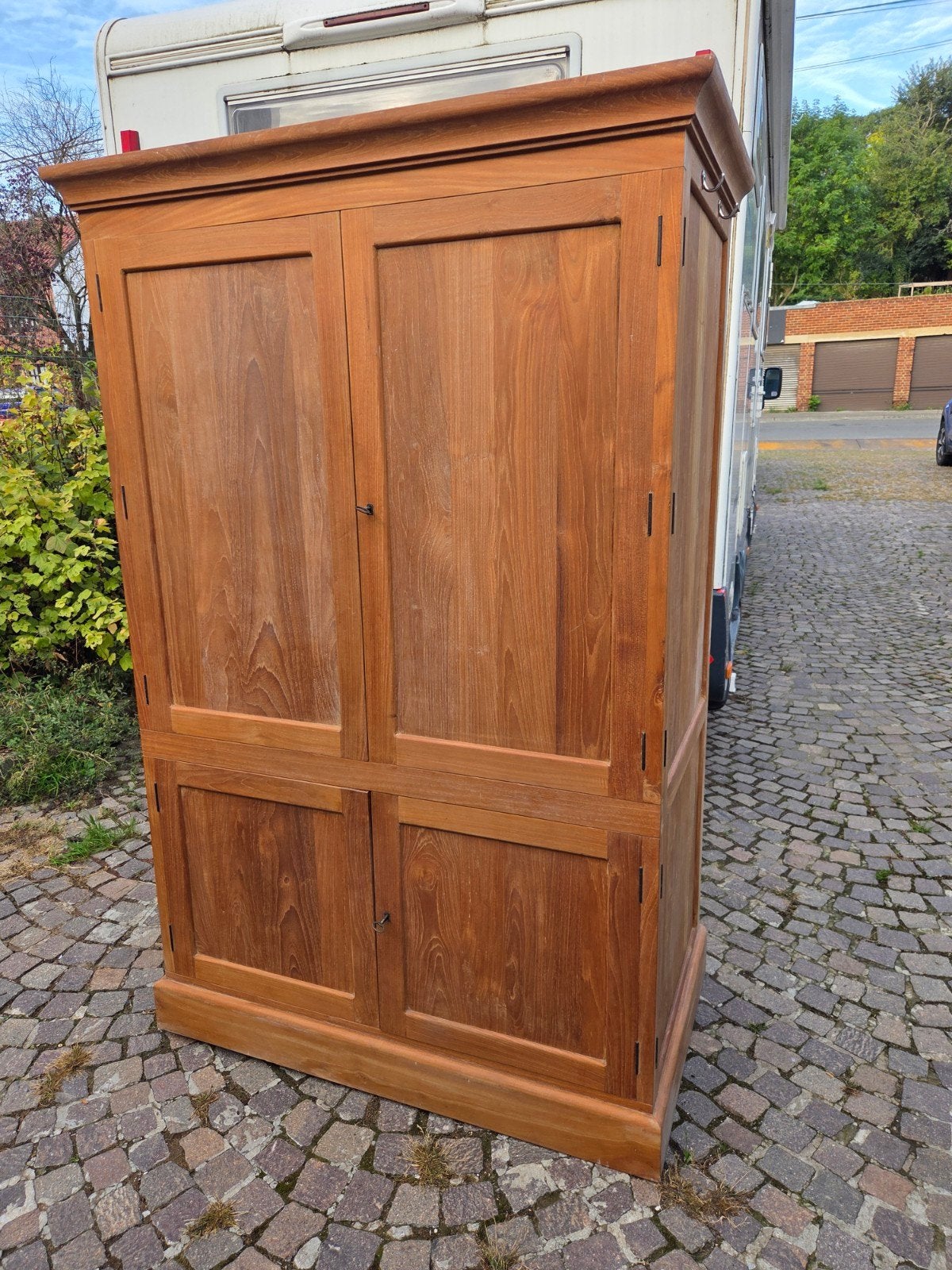 Magnifique garde-robe ou vestiaire massif en teak, Enlèvement