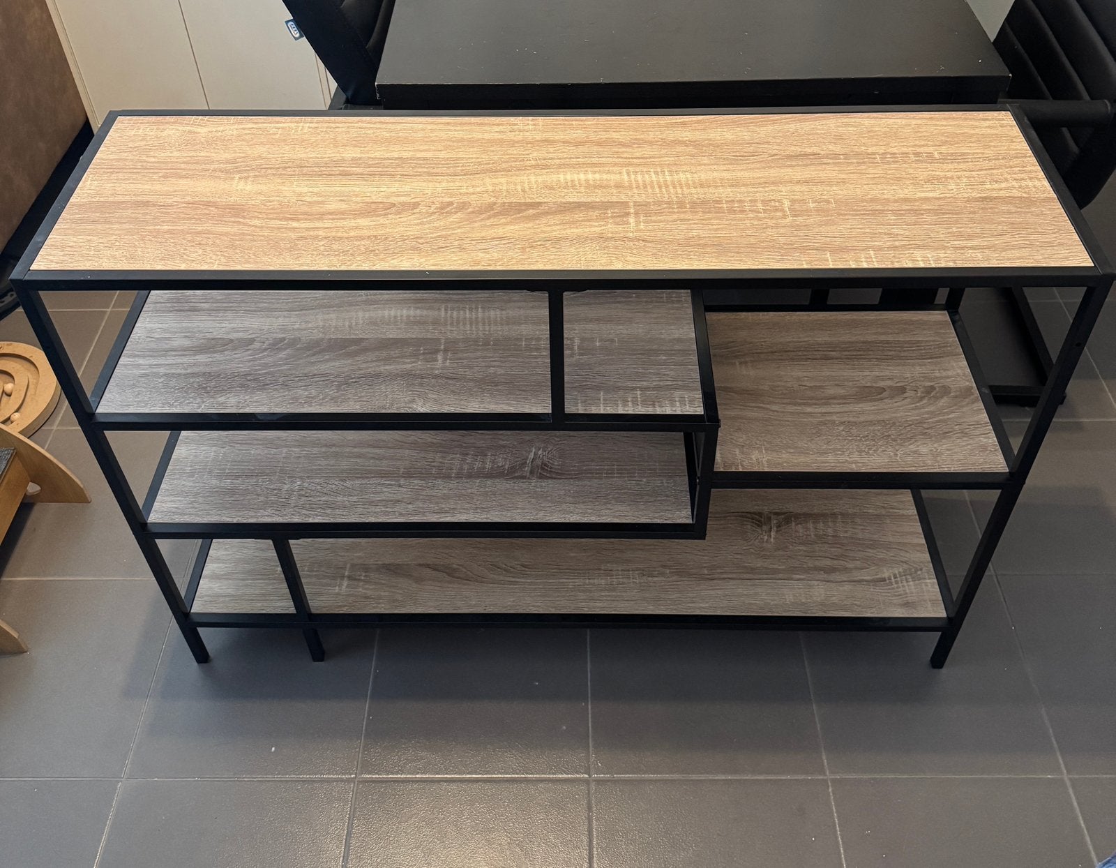 Mooie display kast. Afmetingen: 115cm L x 33cm B x 78cm H, Huis en Inrichting, Ophalen, Zo goed als nieuw