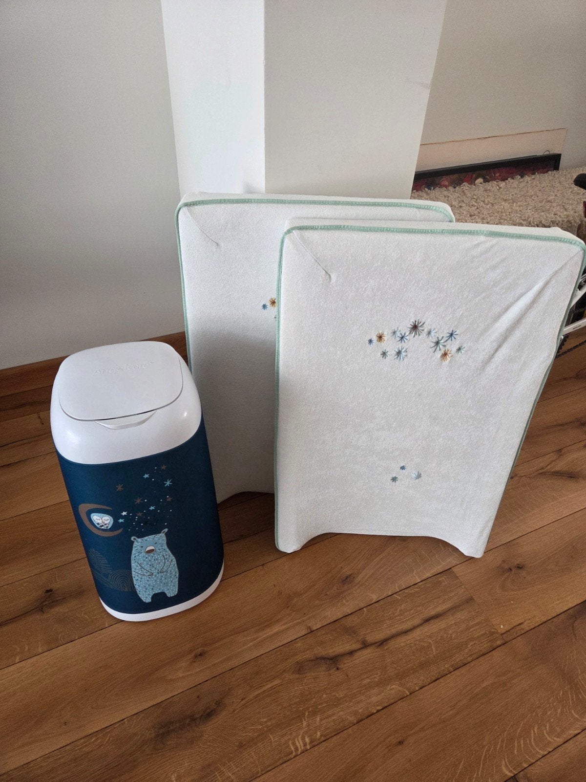 Poubelle couches et 2 matelas à langer, Enlèvement