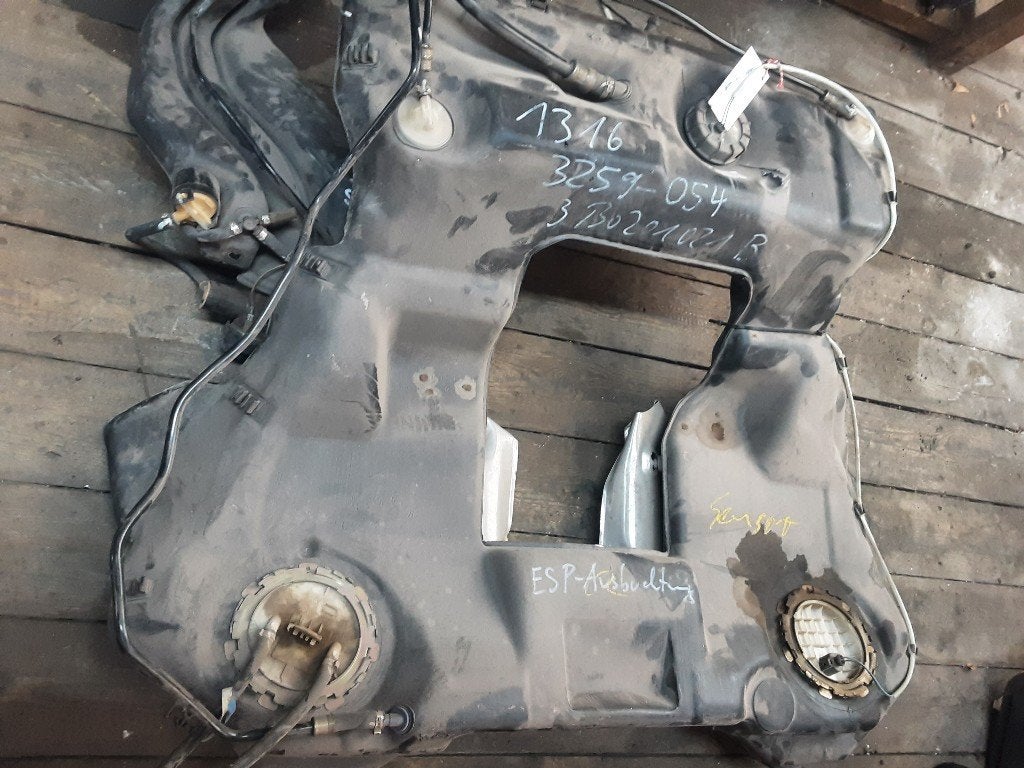 RESERVOIR CARBURANT Passat Variant (3B5) (8E0201085), Volkswagen, Volkswagen AG, Utilisé, Kundenbetreuung@volkswagen.de