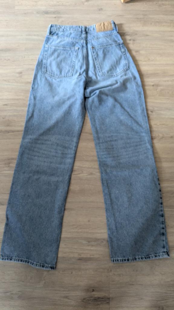 Jeans H&M - Taille 36, Kleding | Dames, Spijkerbroeken en Jeans, H&M, Blauw, Ophalen of Verzenden, W28 - W29 (confectie 36)