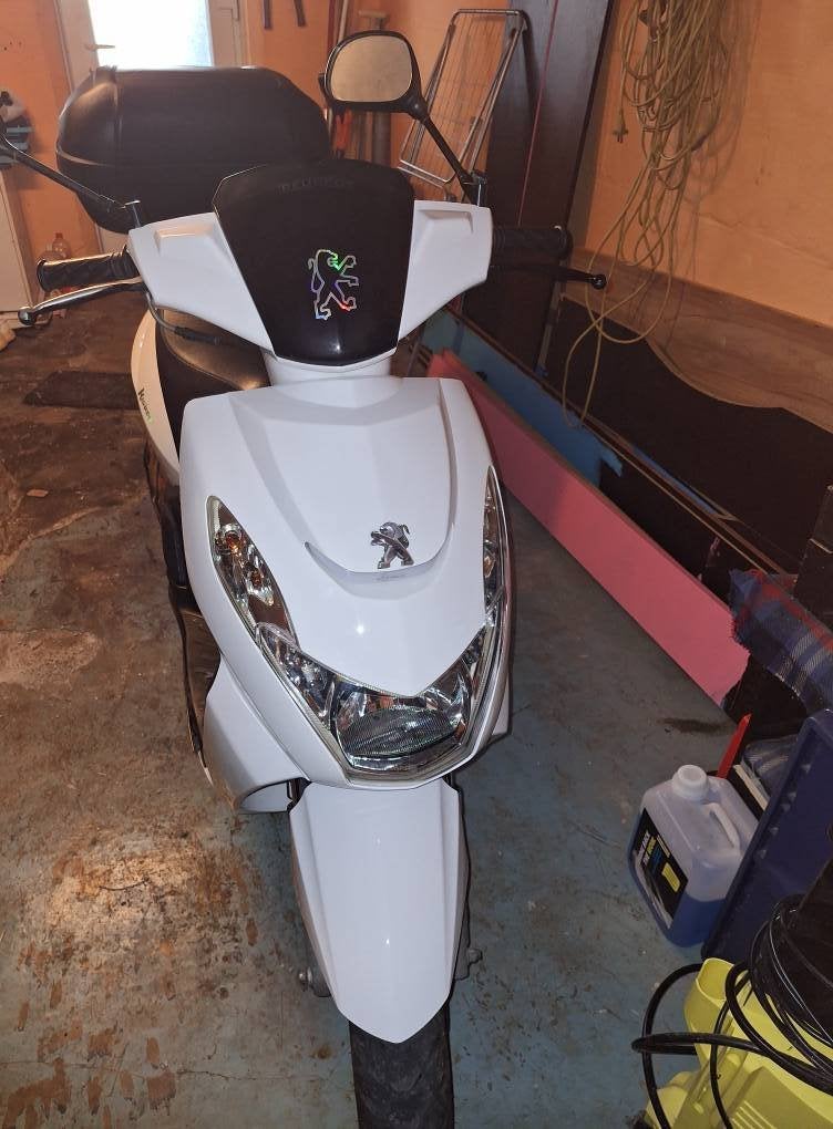 A vendre scooteur Peugeot Kisbee 25cc 4 T, Comme neuf, Enlèvement, Essence, Classe A (25 km/h)