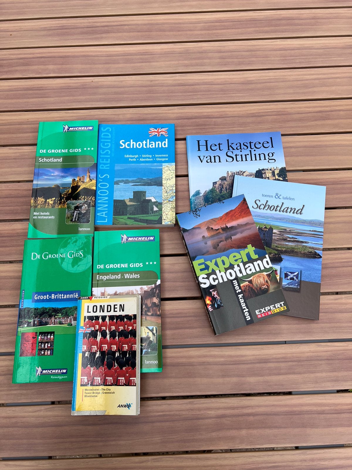 Pakket van 8 reisgidsen UK en Schotland, Boeken, Ophalen, Zo goed als nieuw, Europa, Reisgids of -boek