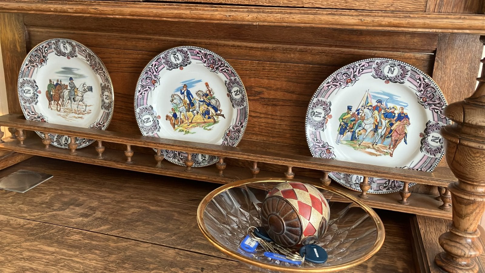Boch freres 6 assiettes Napoléon, Antiquités & Art, Enlèvement
