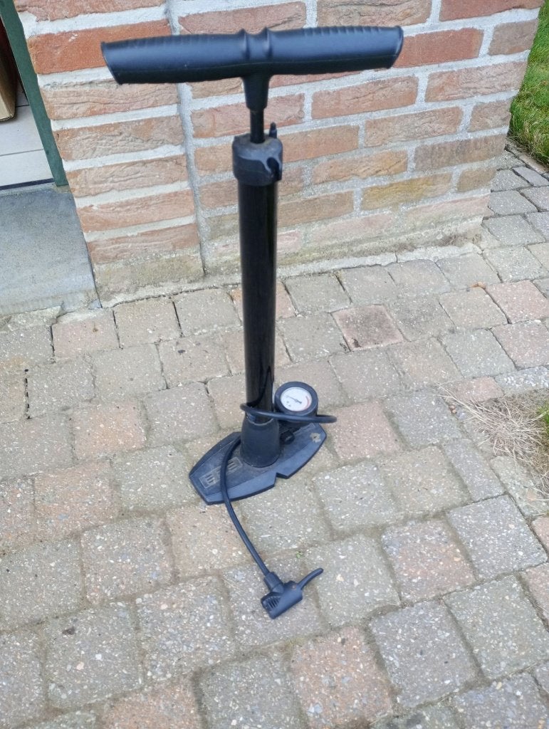 Fietspomp, Fietsen en Brommers, Ophalen, Drukmeter, Gebruikt